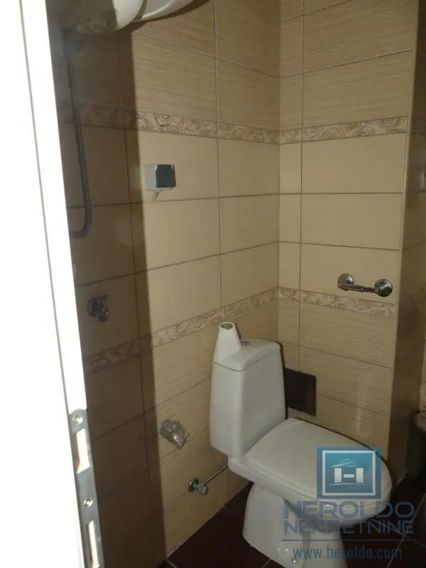 Prodaja, četvorosoban stan, 105m², Vašarište, Jagodina