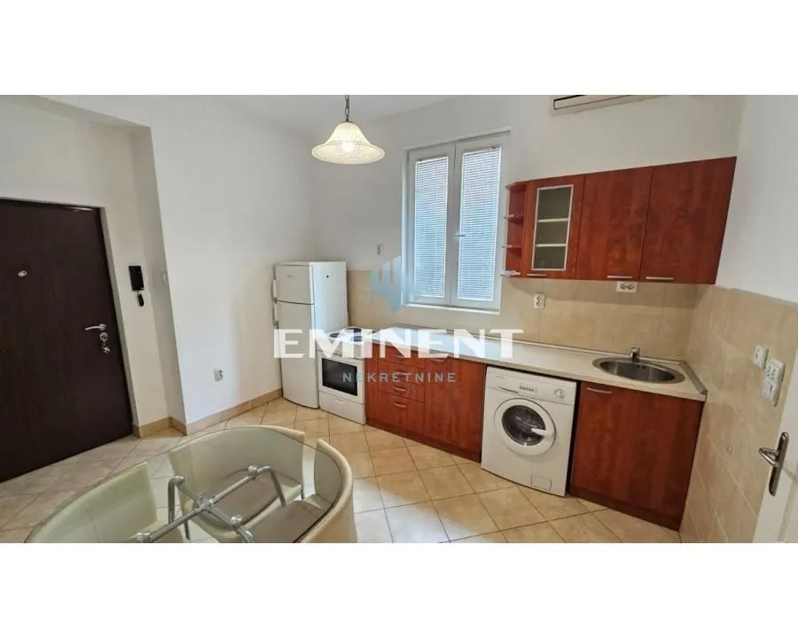 Rent, two bedroom apartment, 43m², Vračar Hram, Vračar Sve Podlokacije