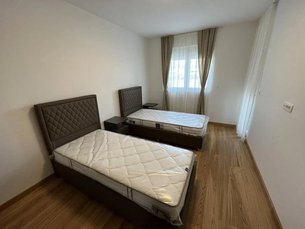 Izdavanje, dvosoban stan, 75m², City Kvart, Podgorica