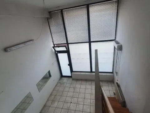 Izdavanje, poslovni prostor, 38m², Grbavica, Novi Sad Sve Podlokacije - image 4