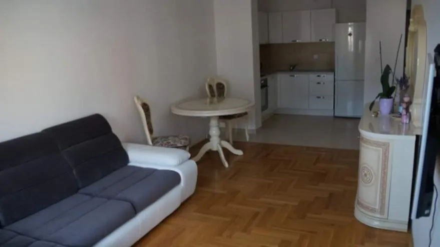 Prodaja, jednosoban stan, 45m², Lazi, Budva