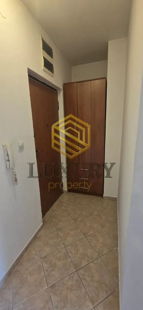 Izdavanje, jednosoban stan, 33m², Pobrežje, Podgorica