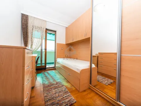 Prodaja, trosoban stan, 126m², Stari Aerodrom, Podgorica - image 8