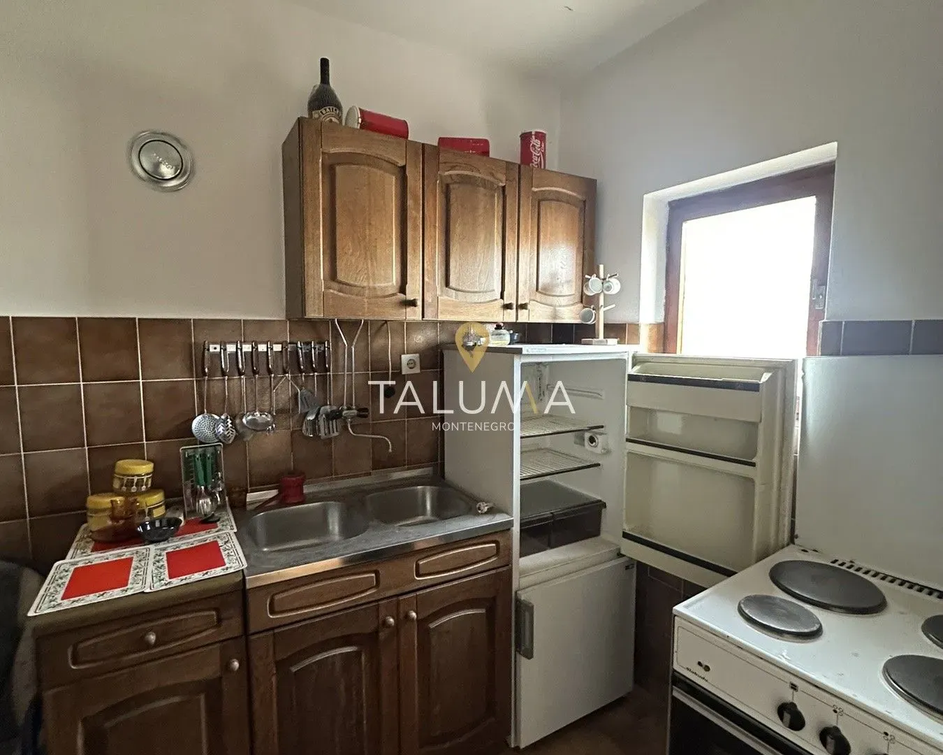 Prodaja, kuća, 195m², Cetinje, Crna Gora