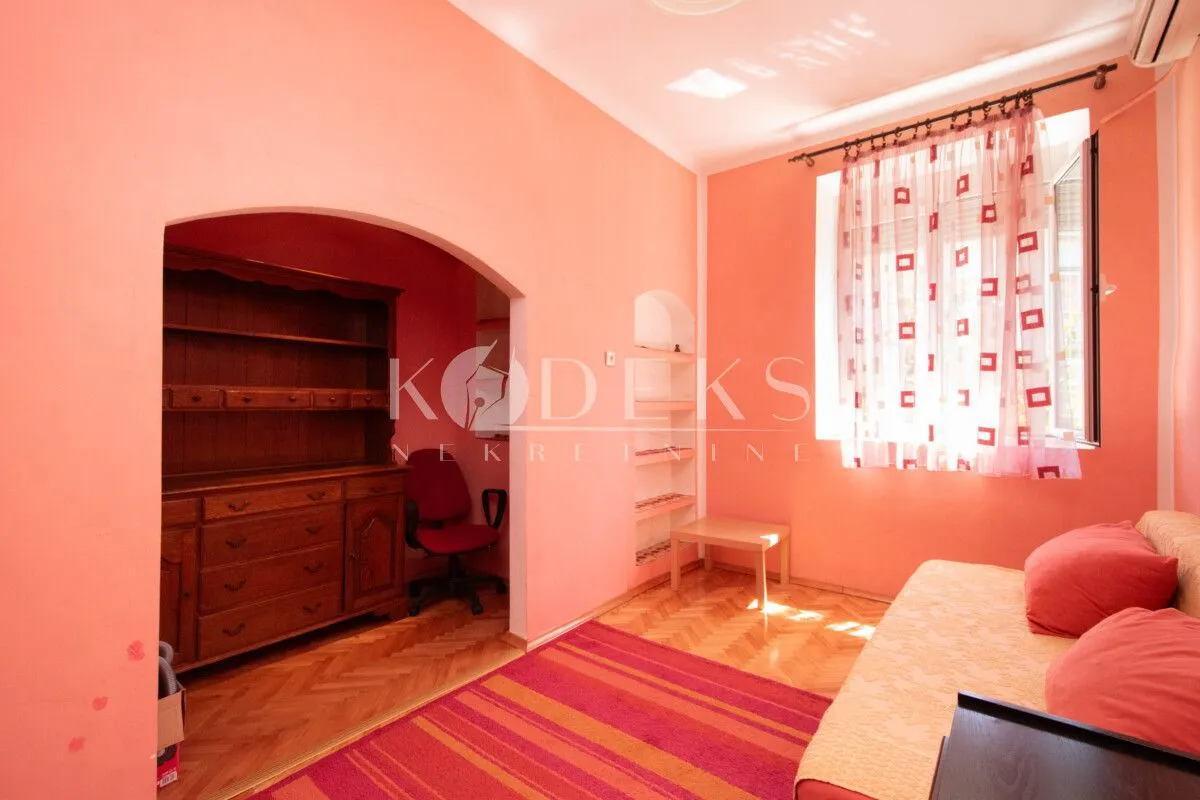 Izdavanje, jednosoban stan, 45m², Centar, Podgorica