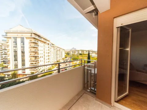 Izdavanje, jednosoban stan, 49m², Central Point, Podgorica - image 11