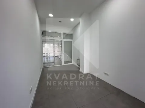 Izdavanje, poslovni prostor, 362m², Ljubović, Podgorica - image 22