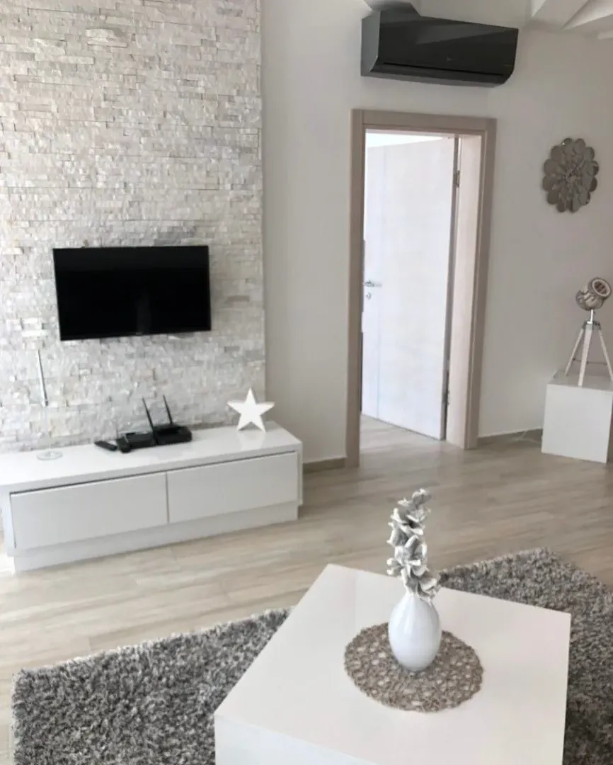 Rent, two bedroom apartment, 93m², Sutomore, Bar
