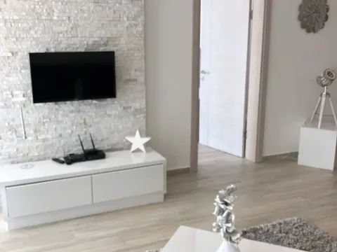 Rent, two bedroom apartment, 93m², Sutomore, Bar - image 3