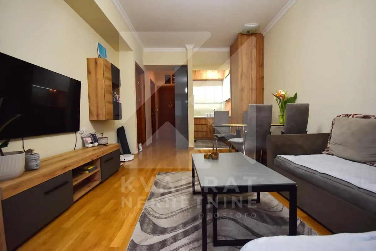 Izdavanje, jednosoban stan, 43m², Centar, Podgorica