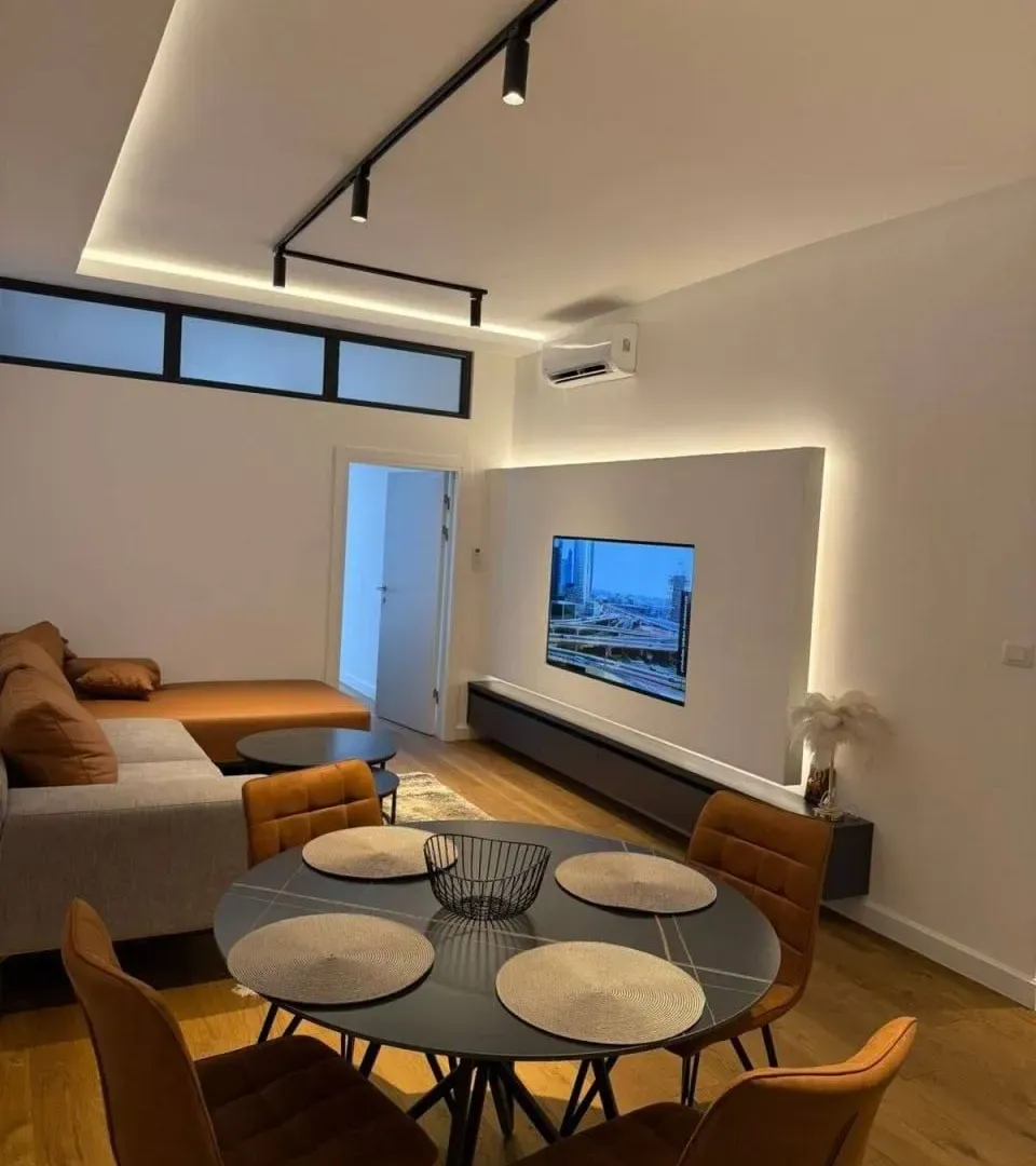 Sale, two bedroom apartment, 77m², Centar, Bar