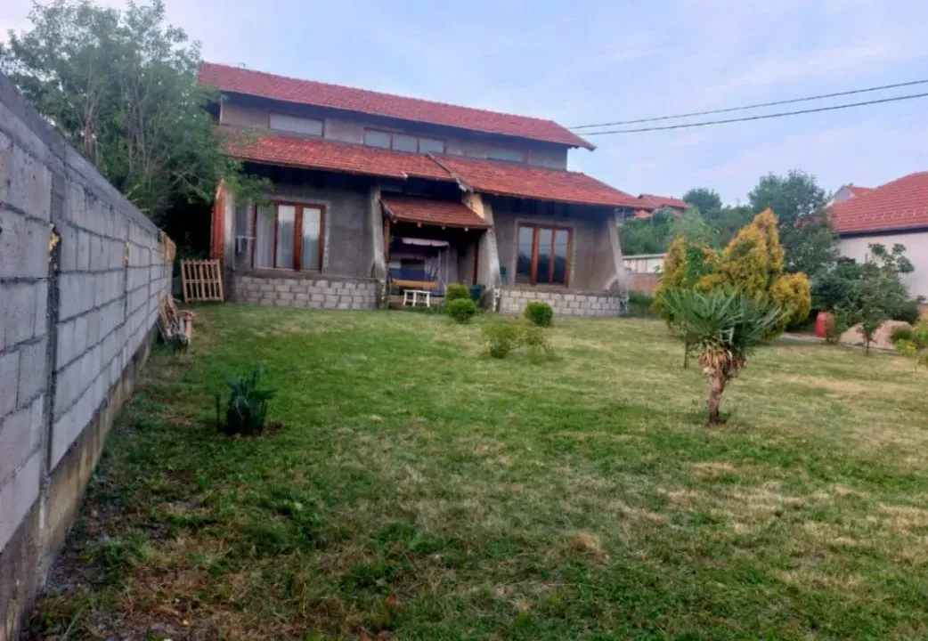 Prodaja, kuća, 262m², Šišava, Vlasotince