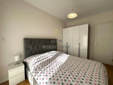 Izdavanje, jednosoban stan, 49m², Central Point, Podgorica - image 12