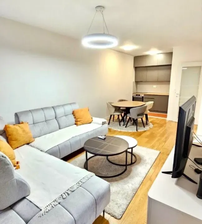 Izdavanje, jednosoban stan, 53m², Central Point, Podgorica