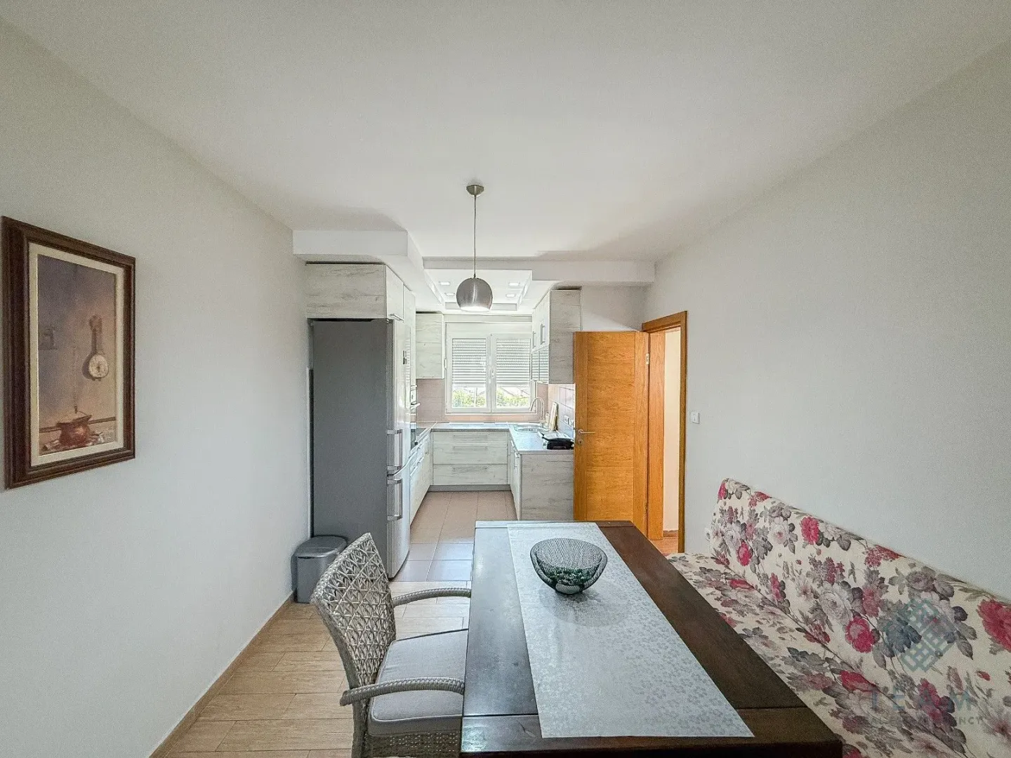 Izdavanje, trosoban stan, 150m², Zabjelo, Podgorica