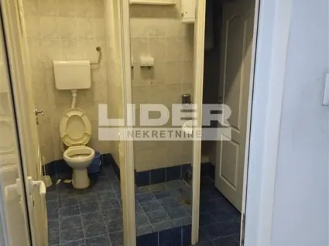 Izdavanje, poslovni prostor, 1000m², Dušanovac, Voždovac Sve Podlokacije - image 8