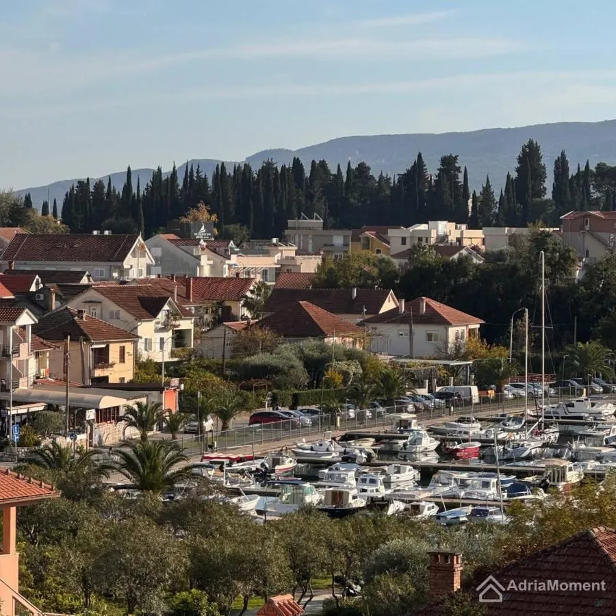 Prodaja, dvosoban stan, 68m², Centar, Tivat