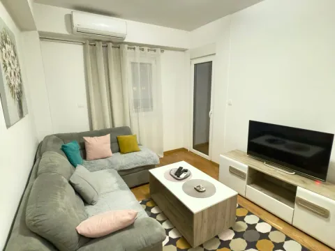 Izdavanje, dvosoban stan, 60m², Ljubović, Podgorica - image 1