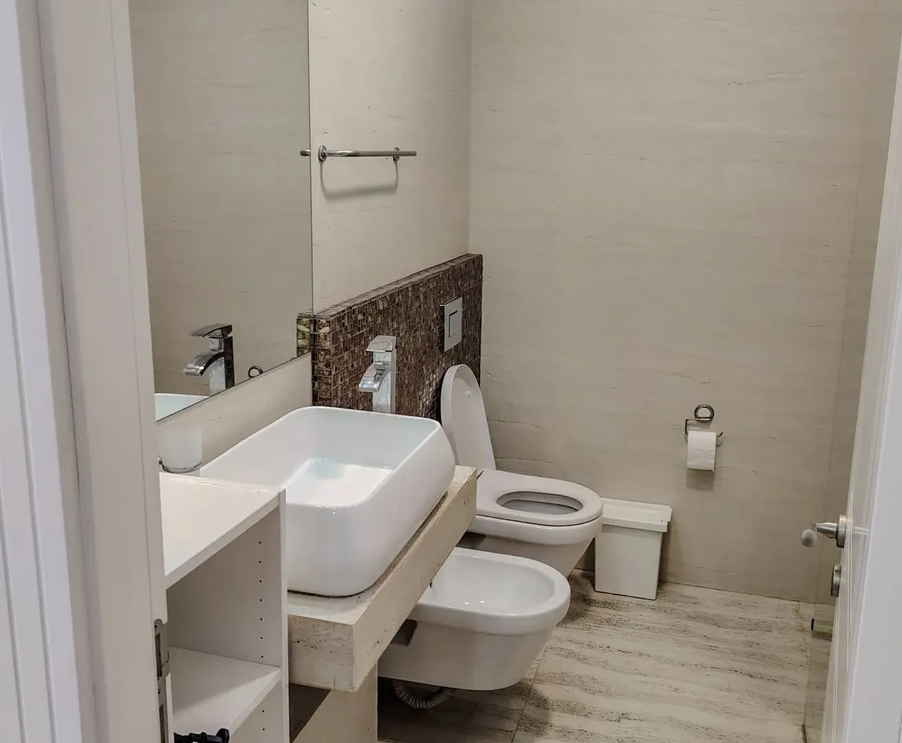 Izdavanje, jednosoban stan, 45m², Centar, Budva