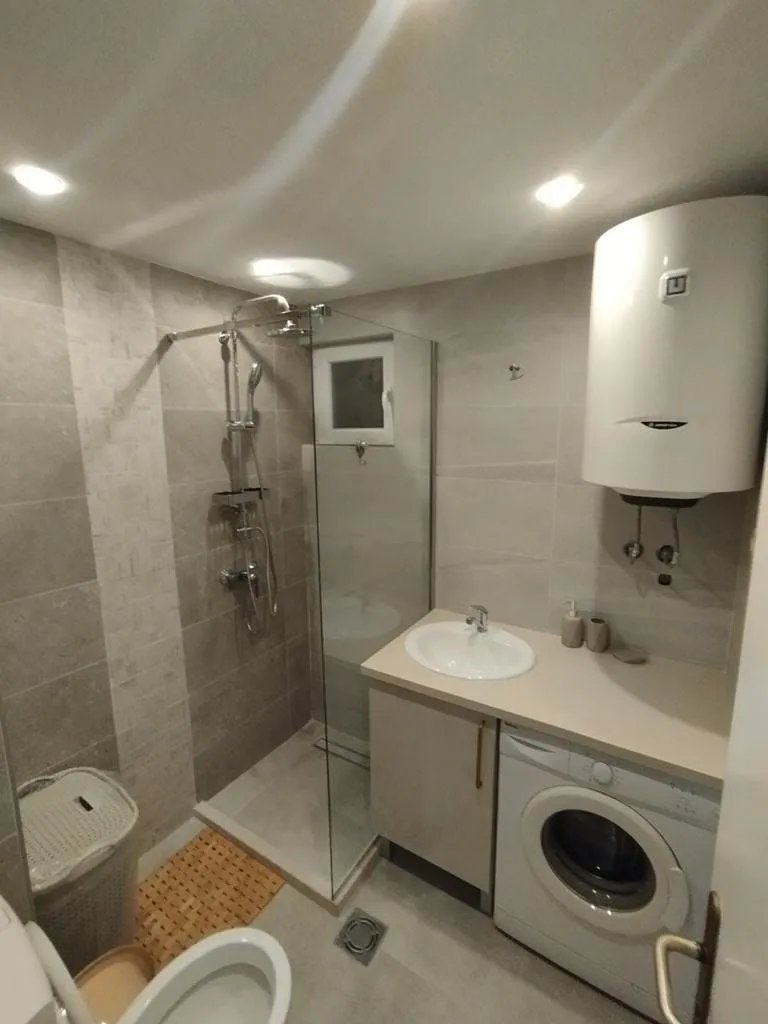 Izdavanje, jednosoban stan, 55m², Blok 6, Podgorica