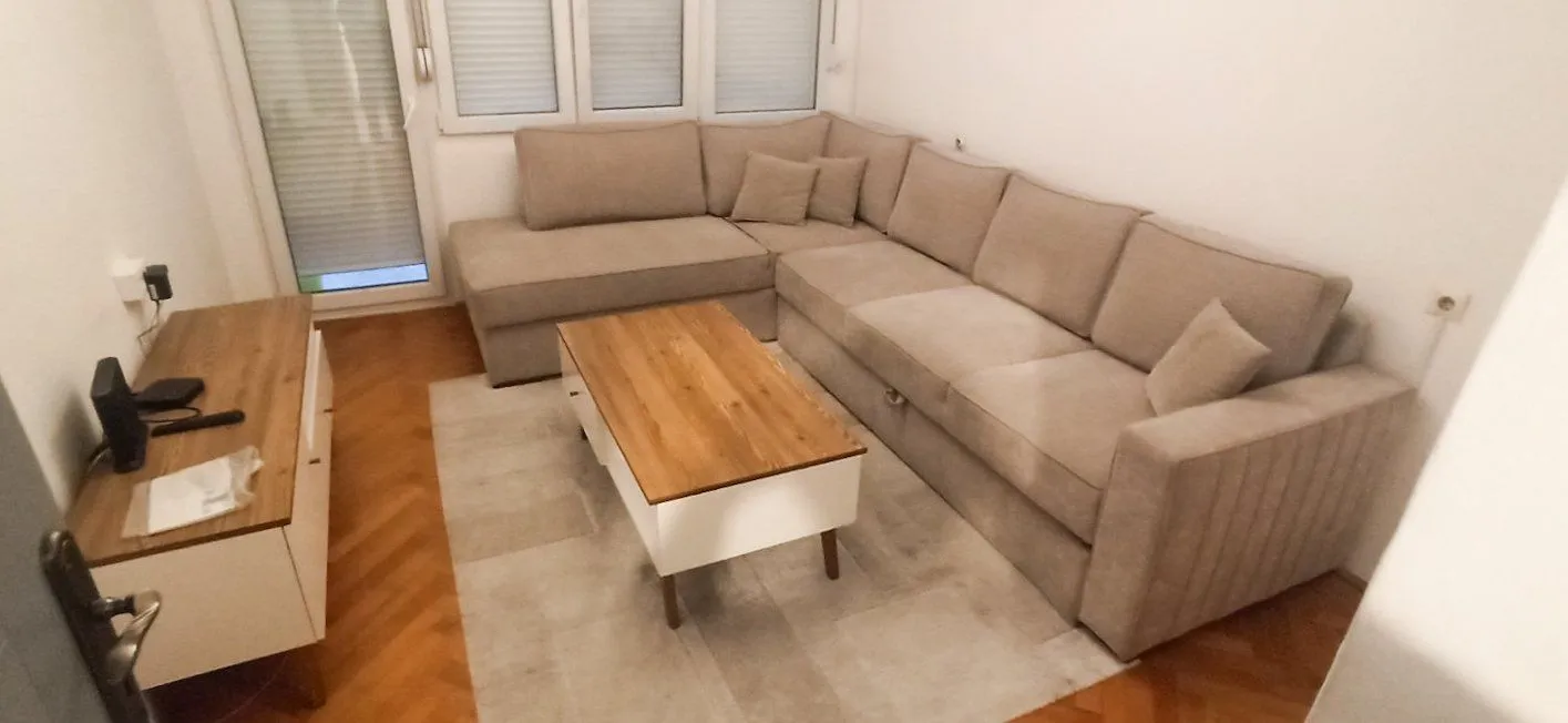 Izdavanje, jednosoban stan, 63m², Preko Morače, Podgorica