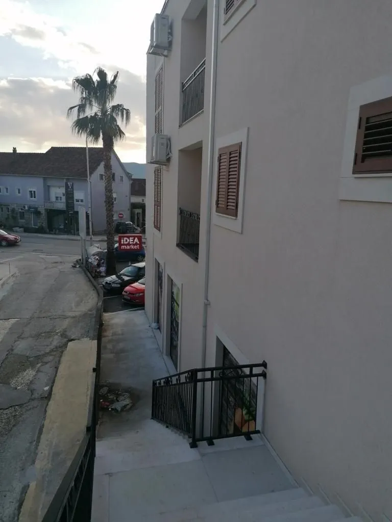 Prodaja, trosoban stan, 69m², Tivat, Crna Gora