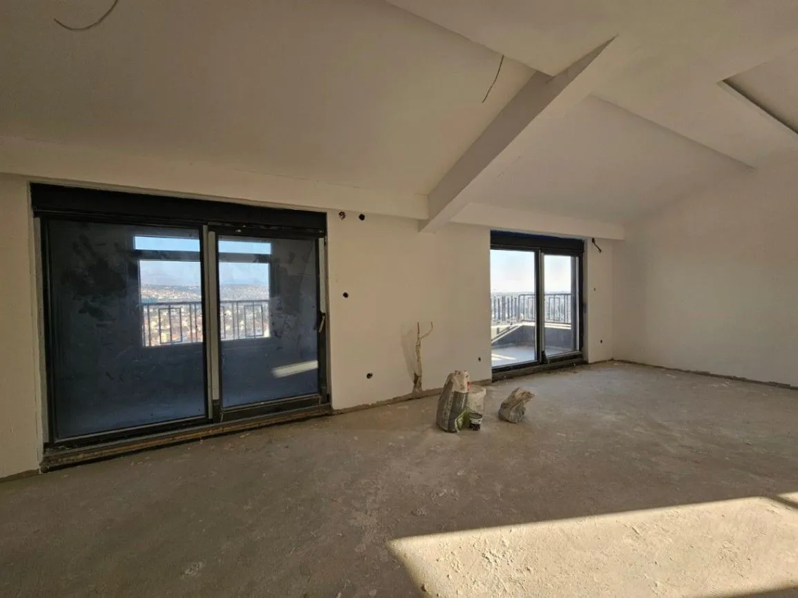 Prodaja, trosoban stan, 116m², Gorica C, Podgorica