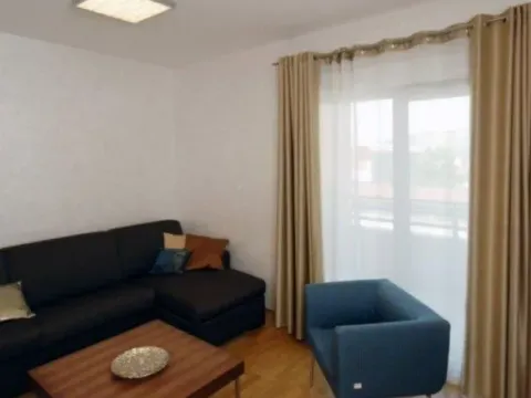 Izdavanje, dvosoban stan, 70m², City Kvart, Podgorica