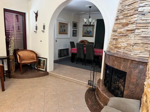 Rent, house, 200m², Donja Gorica, Podgorica - image 10