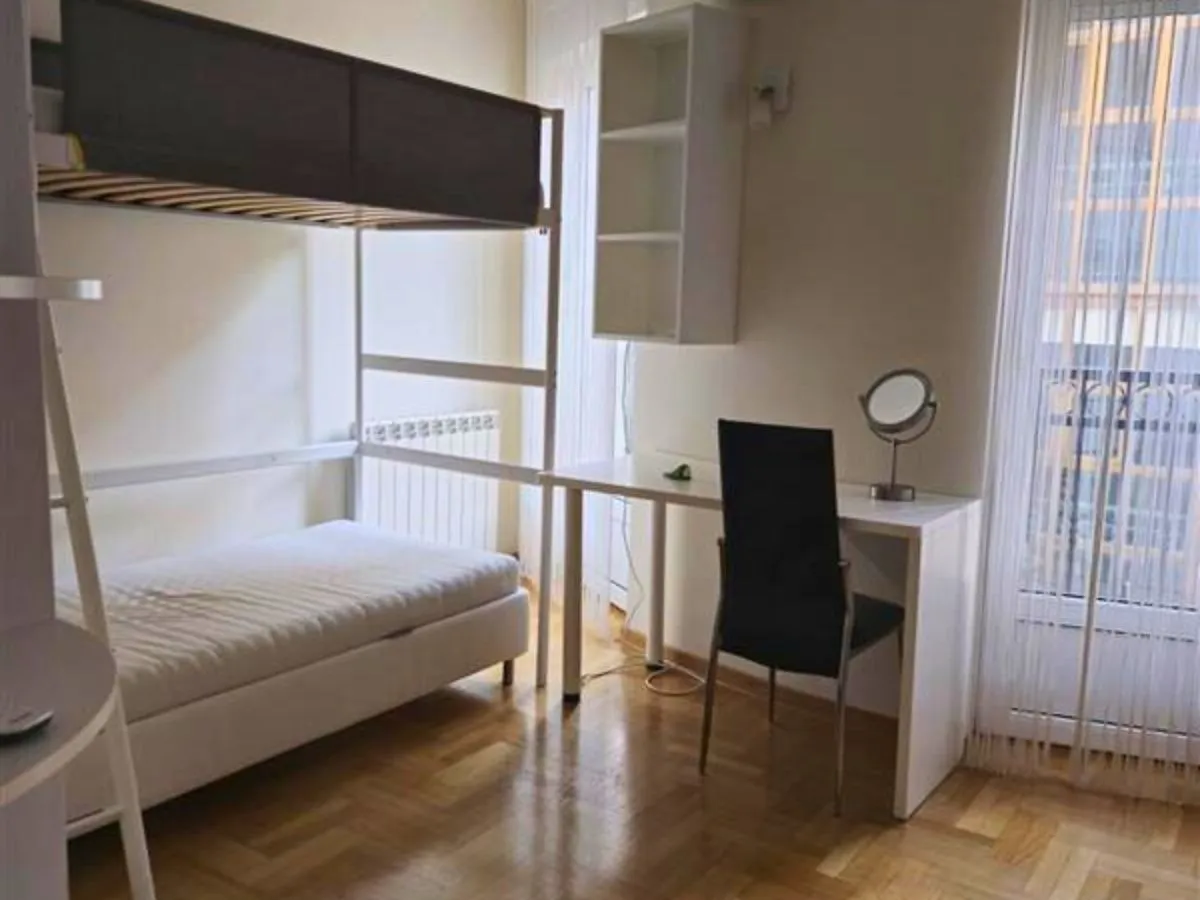 Izdavanje, trosoban stan, 82m², Dedinje Sve Podlokacije, Beograd