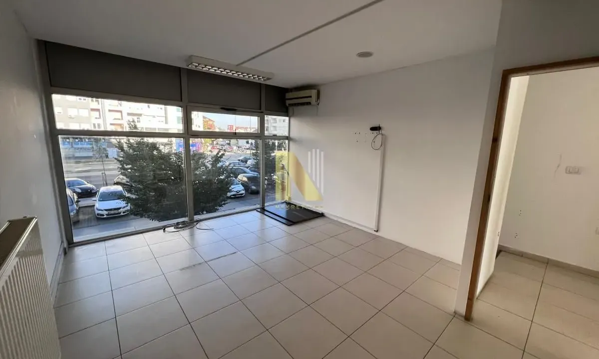 Izdavanje, poslovni prostor, 95m², Bulevar Evrope, Novi Sad Sve Podlokacije