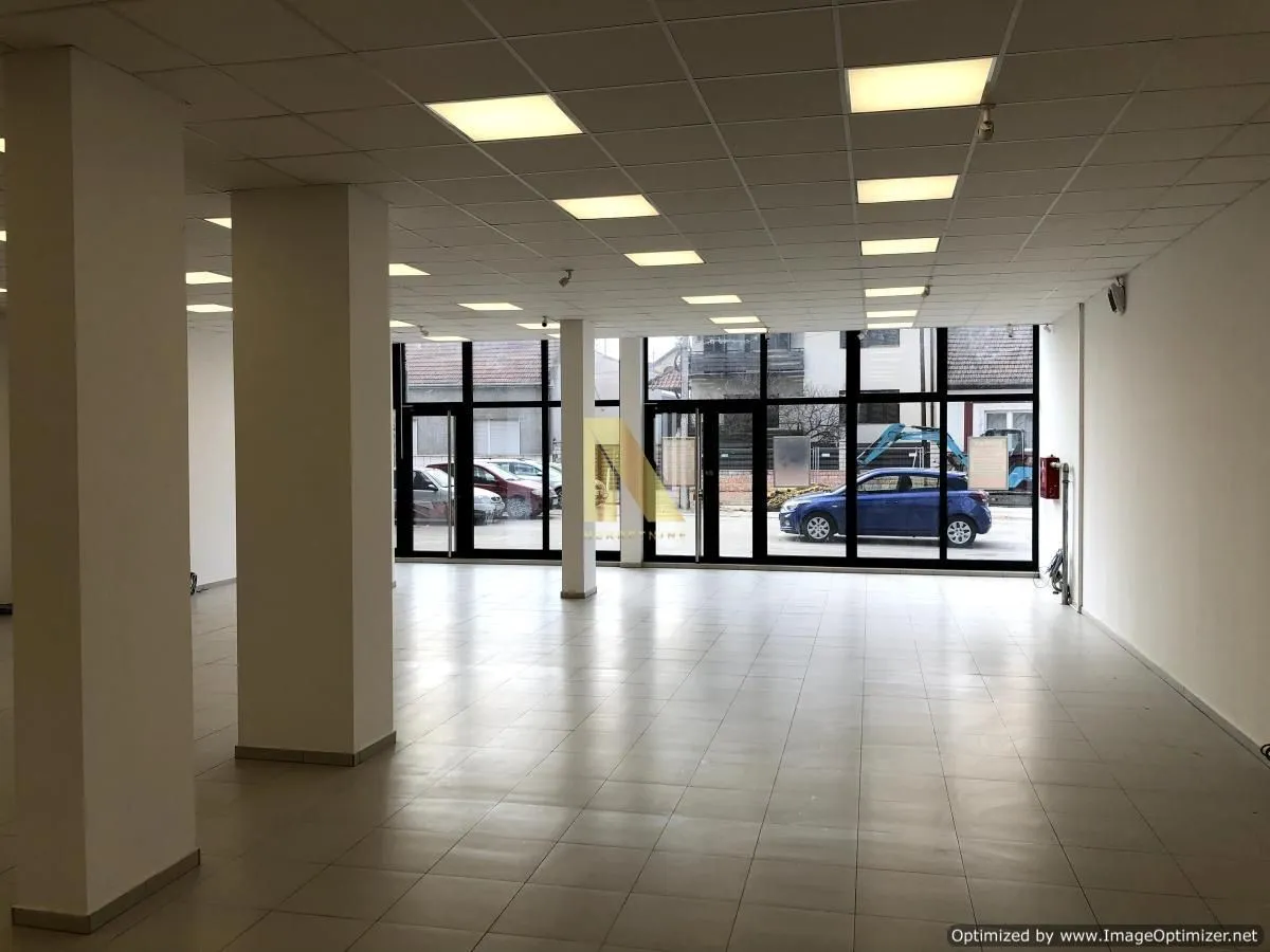 Rent, office space, 331m², Bulevar patrijarha Pavla, Novi Sad Sve Podlokacije