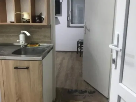 Rent, studio apartment, 19m², Podbara, Novi Sad Sve Podlokacije - image 4