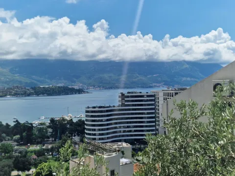 Rent, two bedroom apartment, 75m², Budva, Crna Gora - image 23