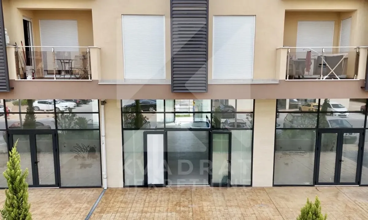 Izdavanje, poslovni prostor, 200m², New City, Podgorica