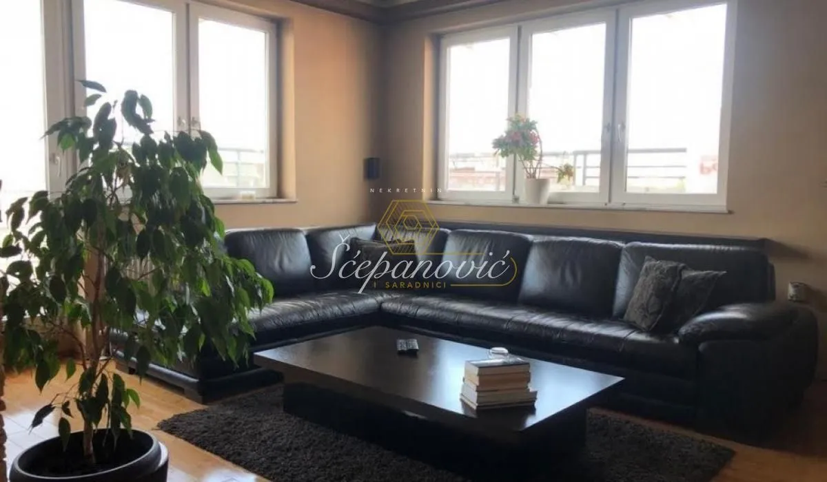 Prodaja, trosoban stan, 113m², Nova Detelinara, Novi Sad Sve Podlokacije