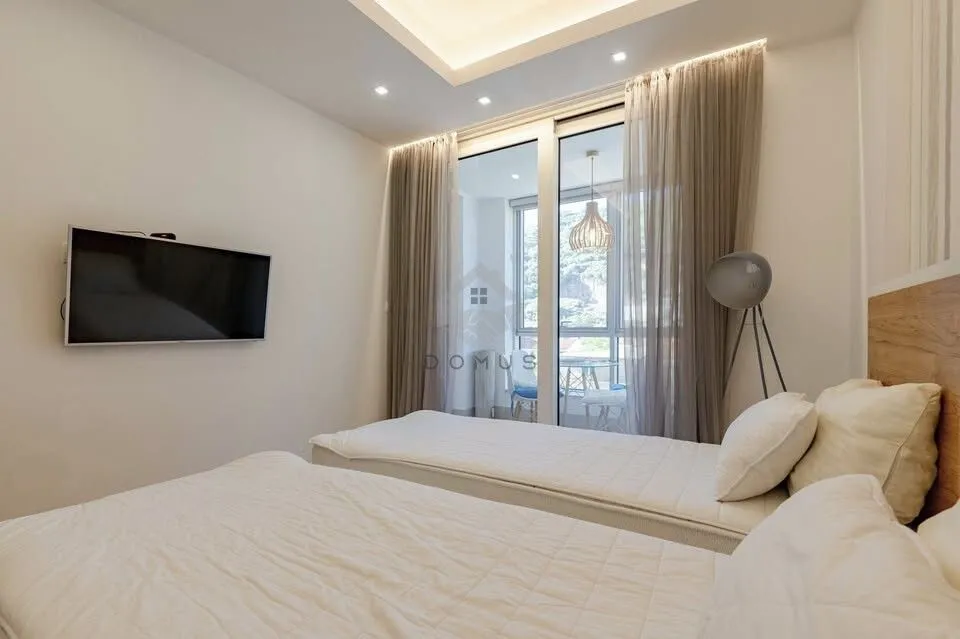 Prodaja, dvosoban stan, 90m², Budva, Crna Gora