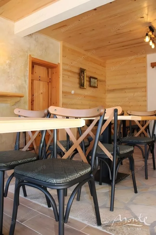 Sale, office space, 300m², Kolašin, Crna Gora