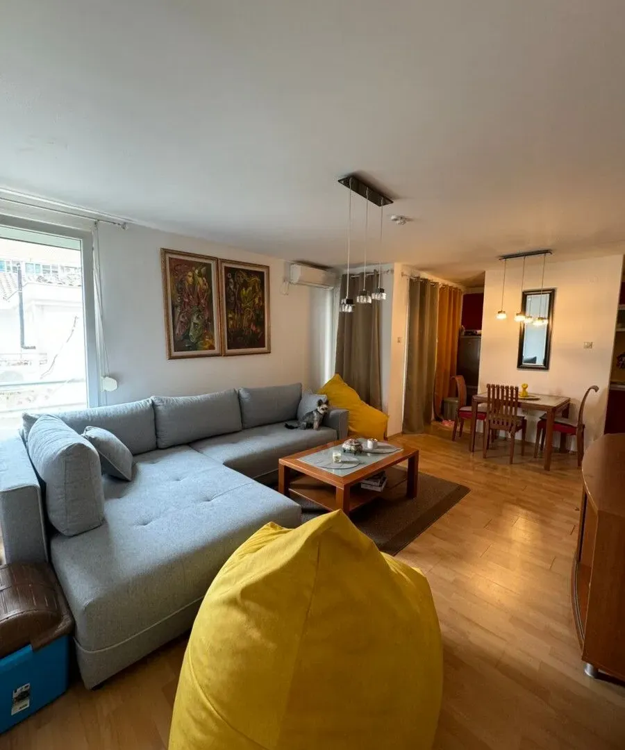 Izdavanje, jednosoban stan, 55m², Centar, Budva