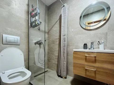 Rent, one bedroom apartment, 45m², Bečići, Budva - image 7