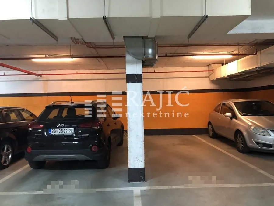 Sale, three bedroom apartment, 82m², Južni Bulevar, Vračar Sve Podlokacije