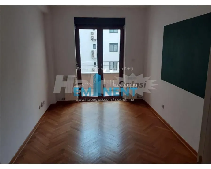 Izdavanje, trosoban stan, 90m², Vračar Sve Podlokacije, Beograd