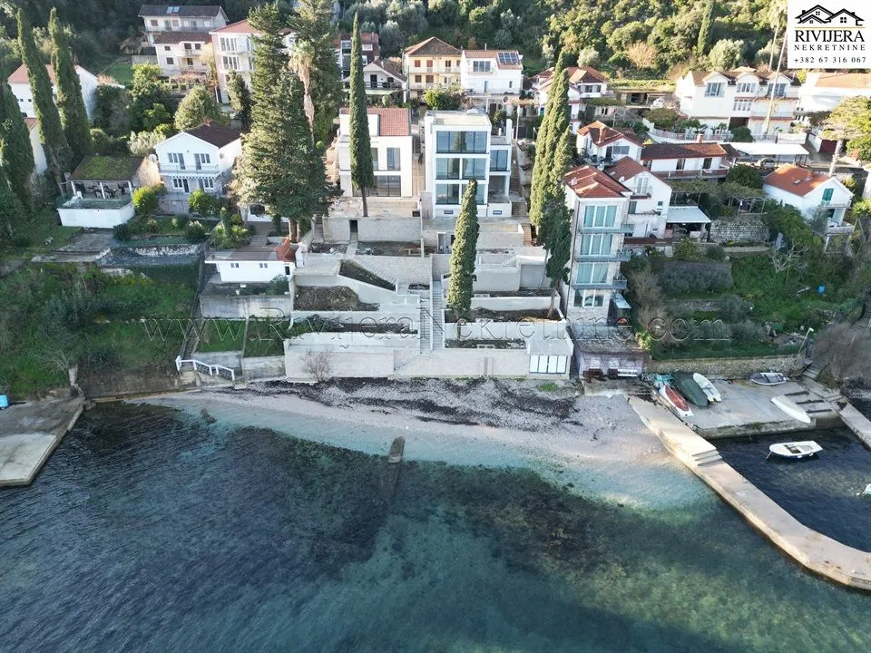 Prodaja, kuća, 430m², Njivice, Herceg Novi