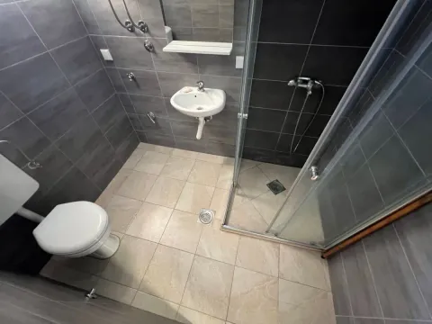 Rent, one bedroom apartment, 60m², Tološi, Podgorica - image 10