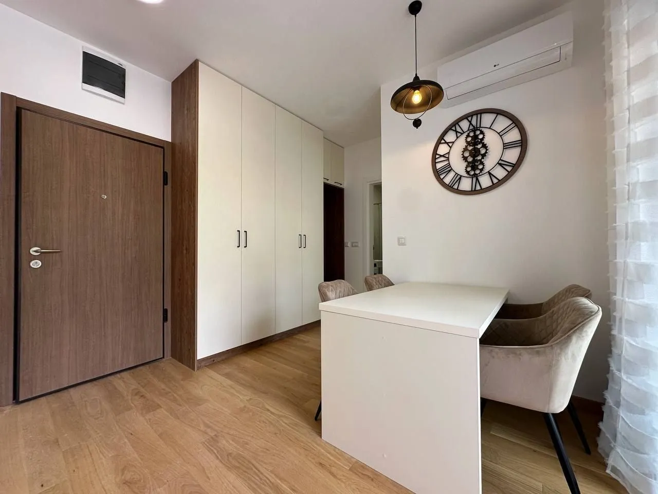 Rent, one bedroom apartment, 42m², Bečići, Budva