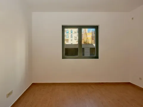 Sale, two bedroom apartment, 85m², Bečići, Budva - image 9