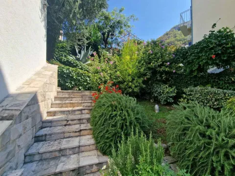 Rent, house, 250m², Sveti Stefan, Budva - image 13