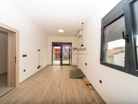 Sale, four bedroom apartment, 202m², Tološi, Podgorica - image 11