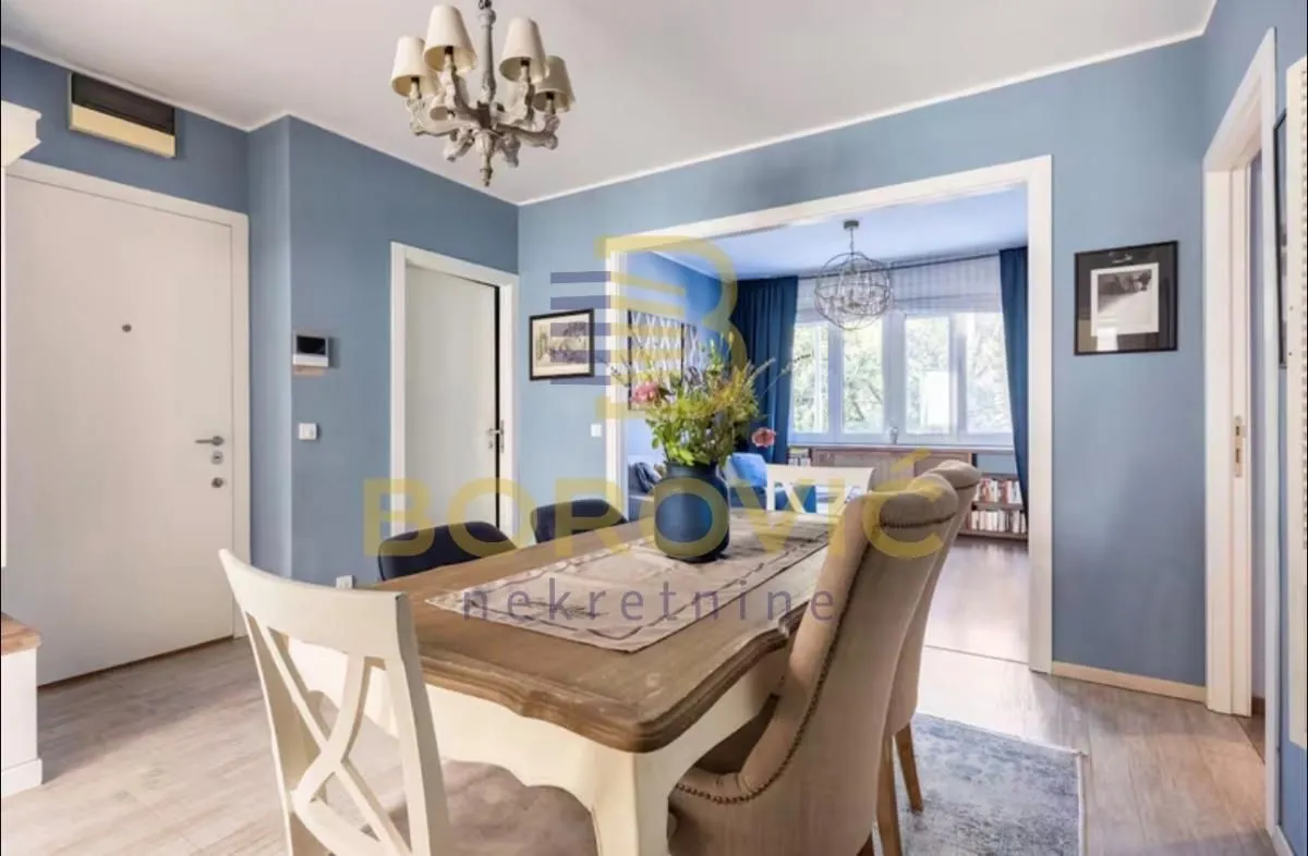 Prodaja, trosoban stan, 77m², Skadarlija, Beograd