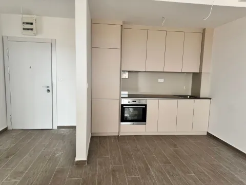 Sale, two bedroom apartment, 47m², Bečići, Budva - image 2